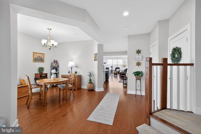 727 FRIENDSHIP HILL DR, Collegeville, PA 19426