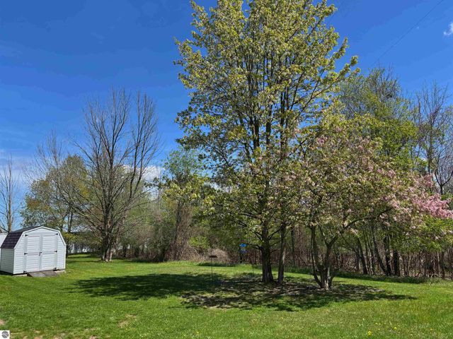 1187 Ironstone Drive, Mt Pleasant, MI 48858