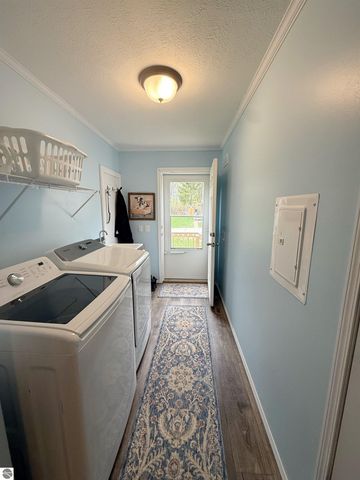 1187 Ironstone Drive, Mt Pleasant, MI 48858