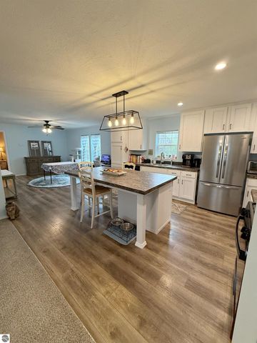 1187 Ironstone Drive, Mt Pleasant, MI 48858