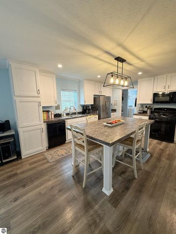 1187 Ironstone Drive, Mt Pleasant, MI 48858