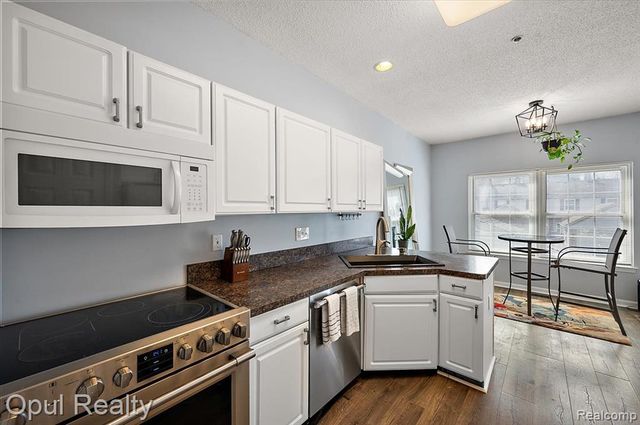 49714 Draper Circle 87, Plymouth, MI 48170