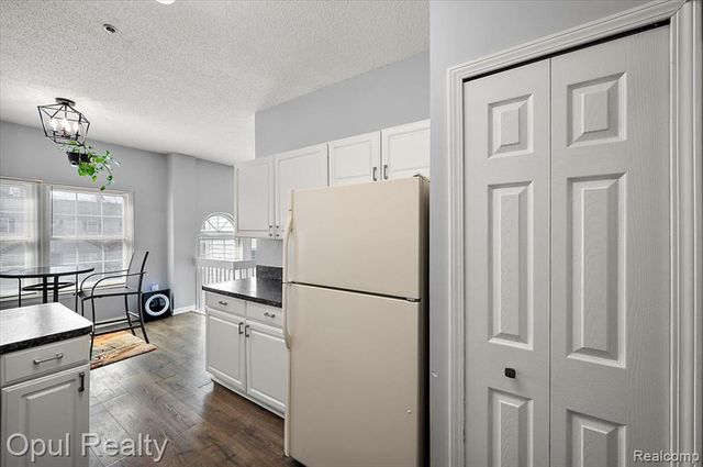 49714 Draper Circle 87, Plymouth, MI 48170