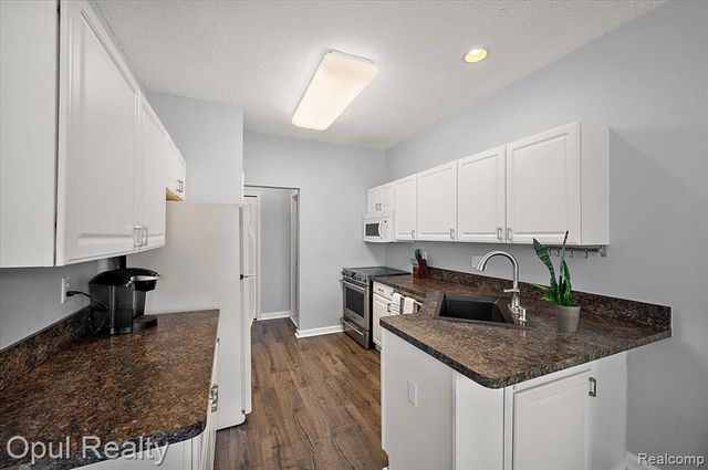 49714 Draper Circle 87, Plymouth, MI 48170