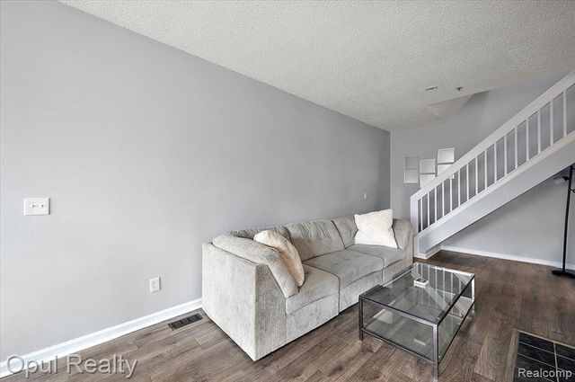 49714 Draper Circle 87, Plymouth, MI 48170