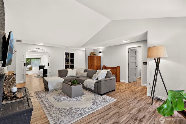 112 Lila Street, Steilacoom, WA 98388