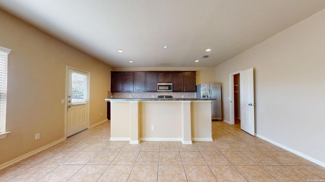 6814 Puente Fields, Converse, TX 78109