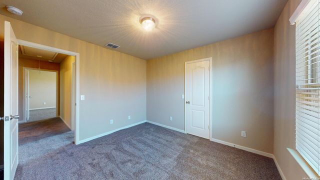 6814 Puente Fields, Converse, TX 78109