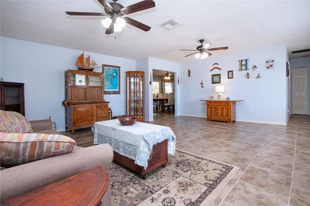 203 AMESBURY CIRCLE, Sun City Center, FL 33573