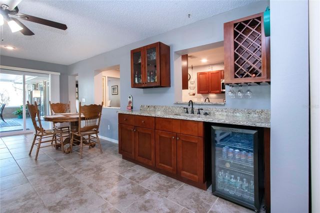 203 AMESBURY CIRCLE, Sun City Center, FL 33573