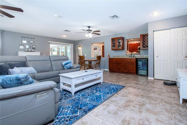 203 AMESBURY CIRCLE, Sun City Center, FL 33573