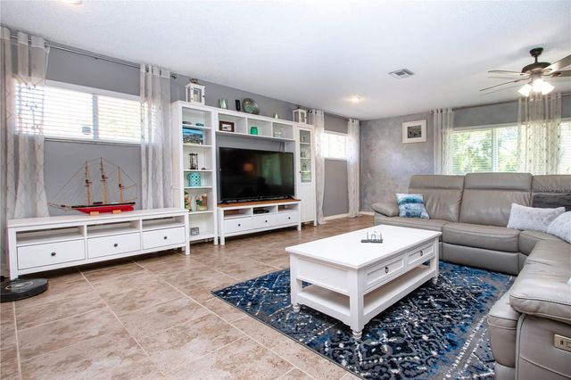 203 AMESBURY CIRCLE, Sun City Center, FL 33573