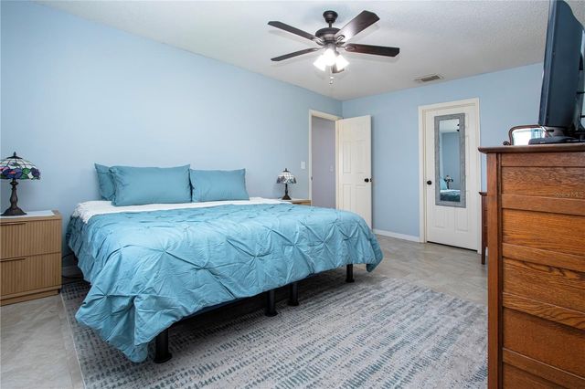 203 AMESBURY CIRCLE, Sun City Center, FL 33573