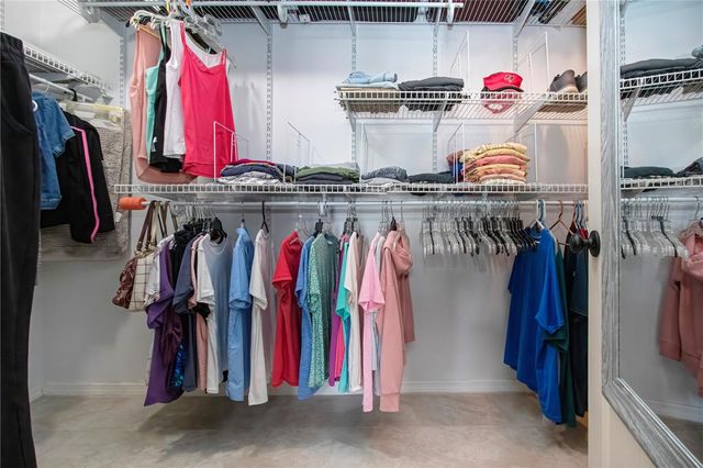 203 AMESBURY CIRCLE, Sun City Center, FL 33573