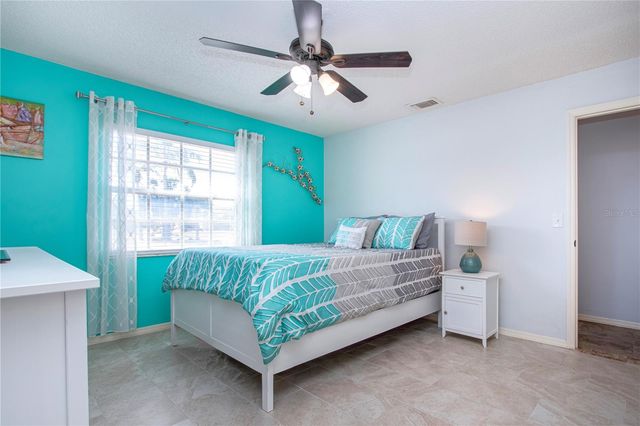 203 AMESBURY CIRCLE, Sun City Center, FL 33573