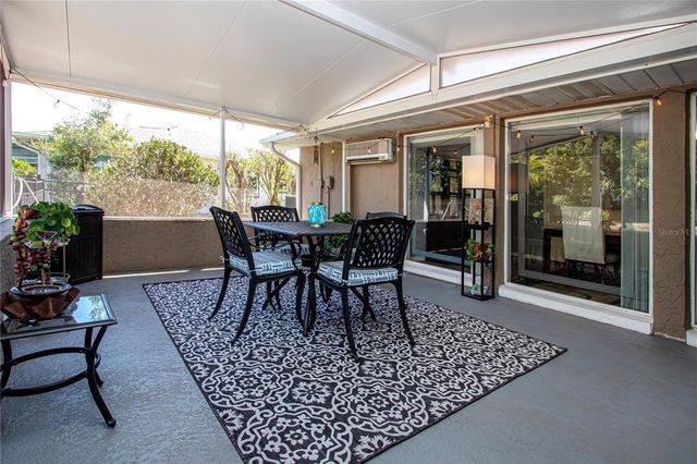 203 AMESBURY CIRCLE, Sun City Center, FL 33573