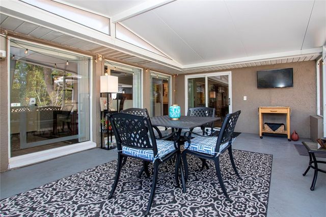 203 AMESBURY CIRCLE, Sun City Center, FL 33573