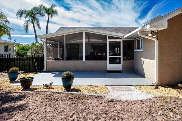 203 AMESBURY CIRCLE, Sun City Center, FL 33573