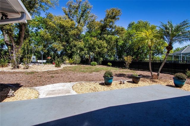 203 AMESBURY CIRCLE, Sun City Center, FL 33573