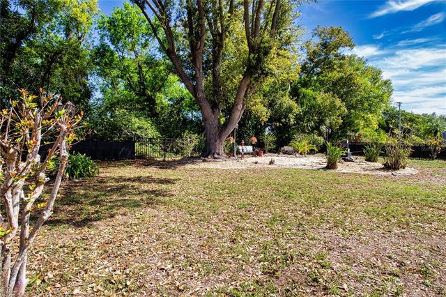 203 AMESBURY CIRCLE, Sun City Center, FL 33573