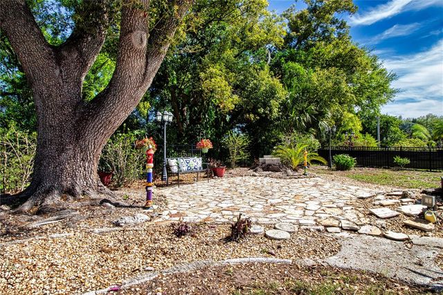 203 AMESBURY CIRCLE, Sun City Center, FL 33573