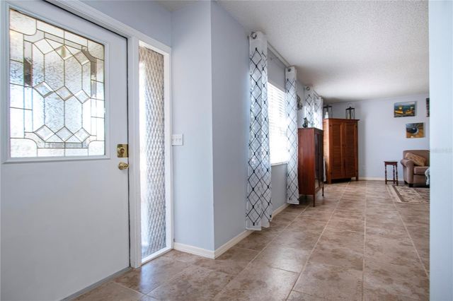 203 AMESBURY CIRCLE, Sun City Center, FL 33573