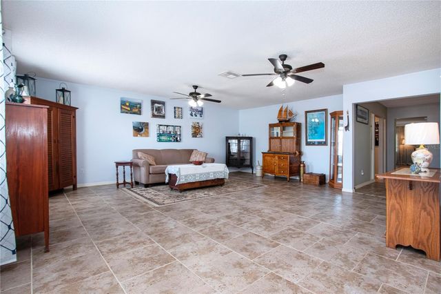 203 AMESBURY CIRCLE, Sun City Center, FL 33573