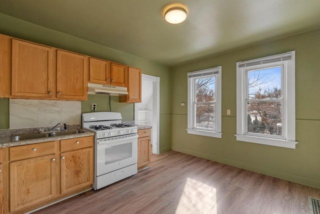 3527 W Branting LANE, Milwaukee, WI 53215