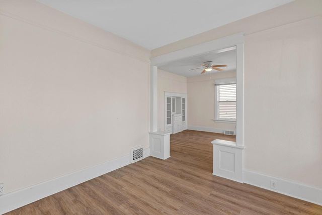 3527 W Branting LANE, Milwaukee, WI 53215