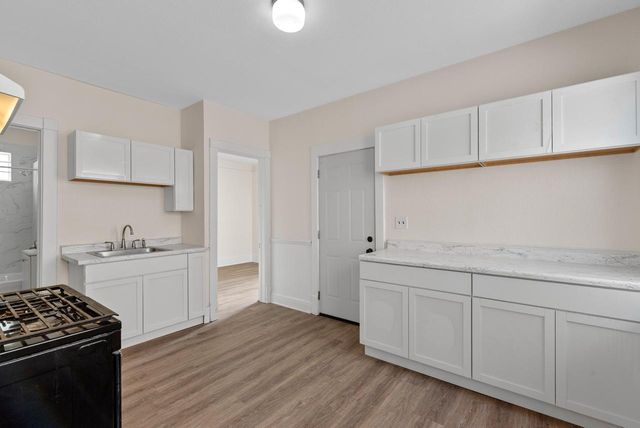 3527 W Branting LANE, Milwaukee, WI 53215