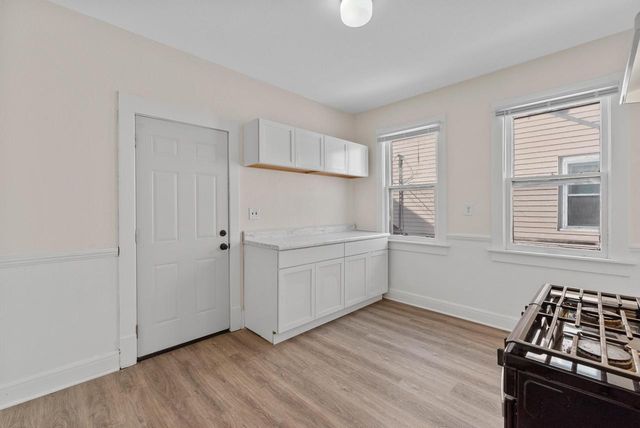 3527 W Branting LANE, Milwaukee, WI 53215