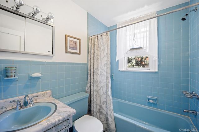 6045 69th Street, Maspeth, NY 11378