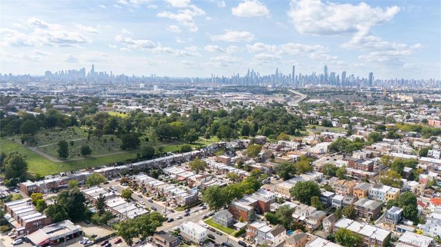 6045 69th Street, Maspeth, NY 11378