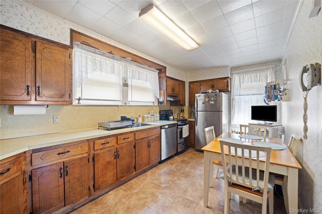 6045 69th Street, Maspeth, NY 11378