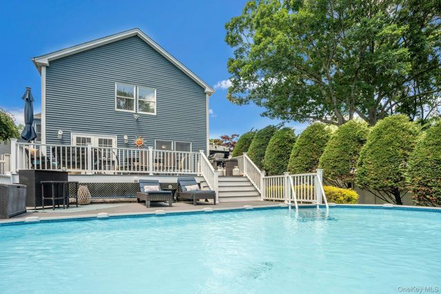 433 Hillside Avenue, West Sayville, NY 11769