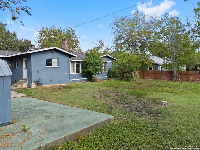 1100 GARRATY RD, Terrell Hills, TX 78209