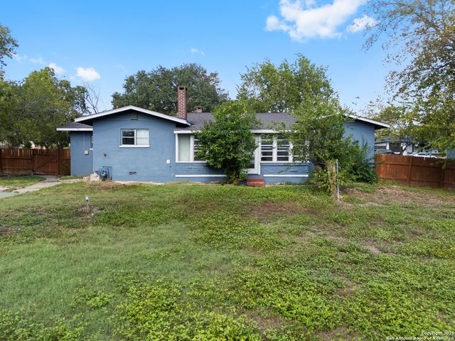 1100 GARRATY RD, Terrell Hills, TX 78209