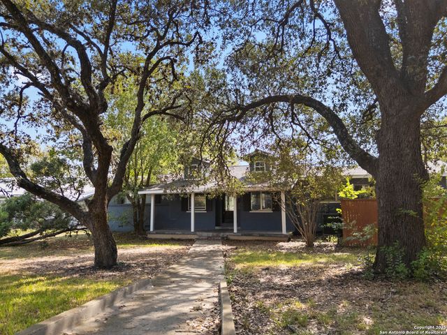 1100 GARRATY RD, Terrell Hills, TX 78209