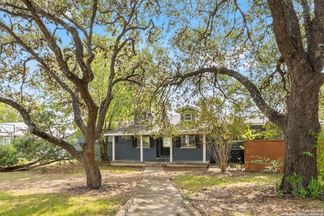 1100 GARRATY RD, Terrell Hills, TX 78209