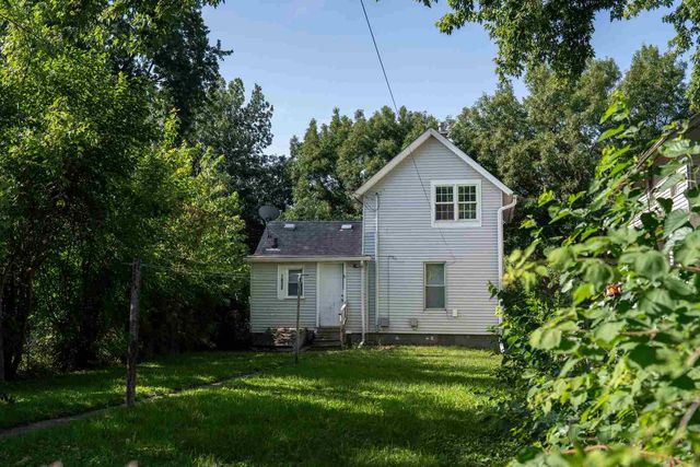 1432 W 6TH Street, Davenport, IA 52802