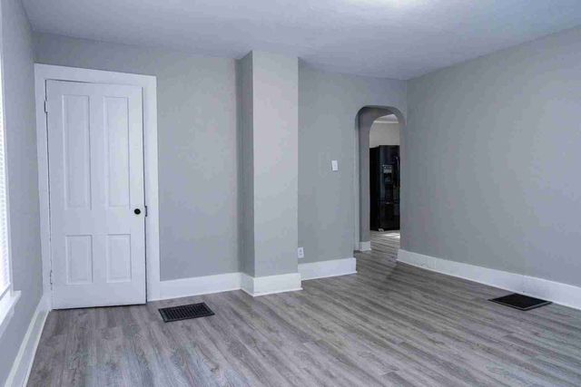 1432 W 6TH Street, Davenport, IA 52802