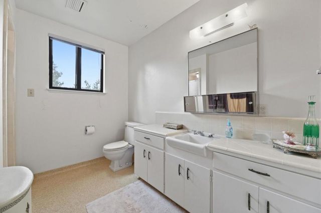 24733 Loma Prieta Avenue, Los Gatos, CA 95033