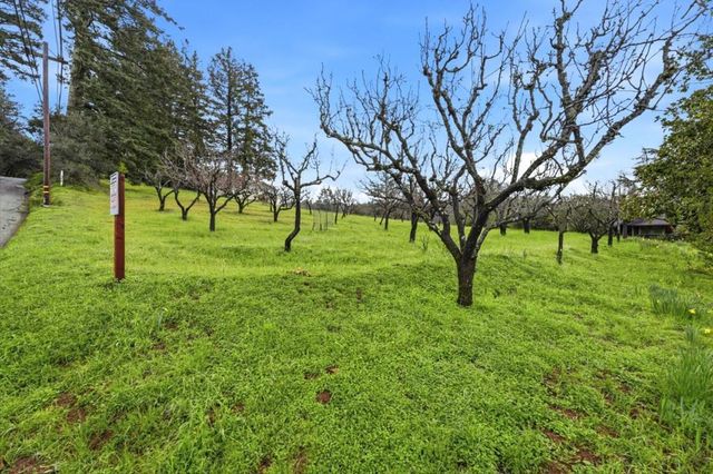 24733 Loma Prieta Avenue, Los Gatos, CA 95033