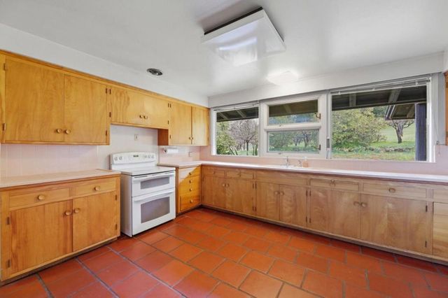 24733 Loma Prieta Avenue, Los Gatos, CA 95033