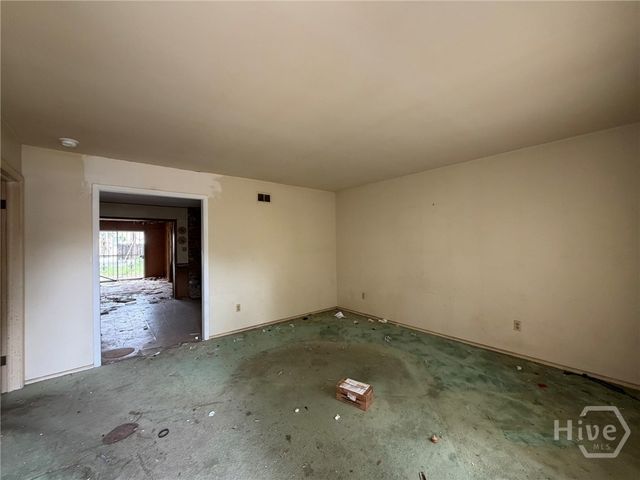 24 W 49th Street, Savannah, GA 31405