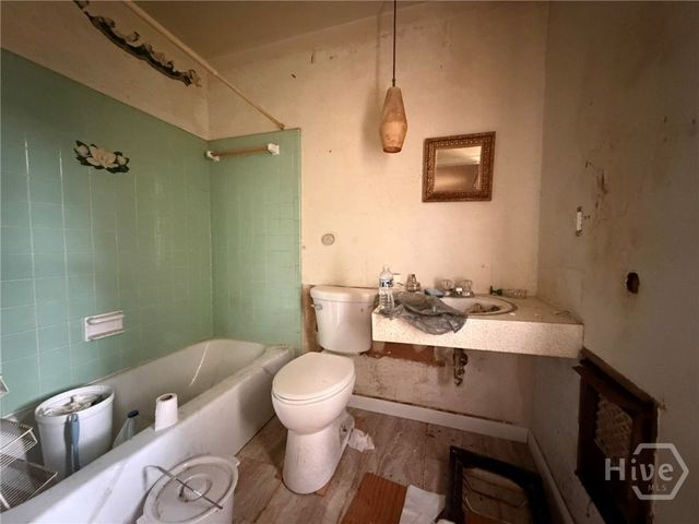 24 W 49th Street, Savannah, GA 31405