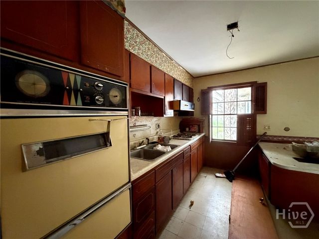 24 W 49th Street, Savannah, GA 31405