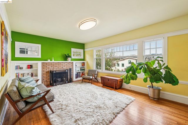 1066 Bayview Ave, Oakland, CA 94610