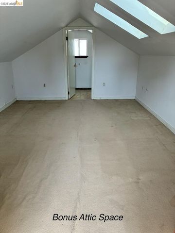 1066 Bayview Ave, Oakland, CA 94610