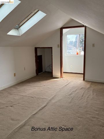 1066 Bayview Ave, Oakland, CA 94610